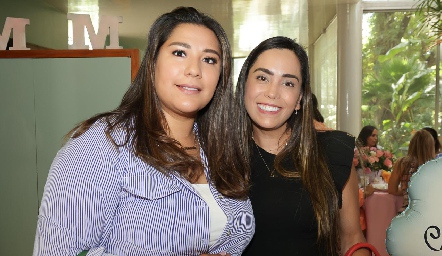  Carmelú Díaz y Elizabeth Estévez.