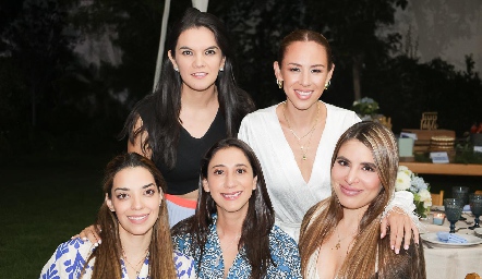  María Fernanda Gaviño, Ingrid Delgado, Samira, Lucero Chávez y María José Ortega.