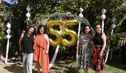  Carmelita Romero, Lourdes Del Valle, Ana Luisa Salas y Melissa Aguilar.