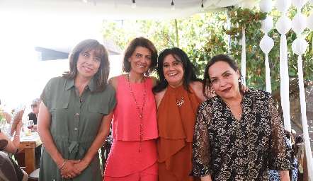  Erika Lazcano, Pili Lázaro, Lourdes Del Valle y Lucía Betancourt.