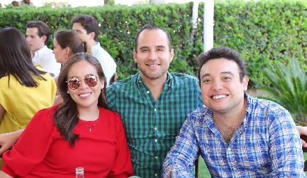  Andrea Barbosa, José Pablo Acosta y Guillermo Medina.