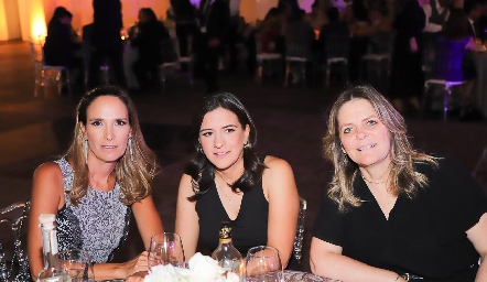  Liliana Martí, Lupita Lomelí y Martha Malo.