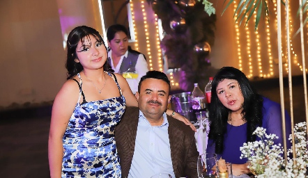  Ashley, Romo Cruz y Verónica Guerrero.