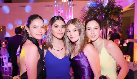  Natalia Loredo, Ana Salazar, Ana Cris Almazán y María Paula Díaz.