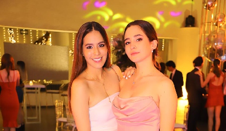  Alexia Carreón y Yazmin Carreón.
