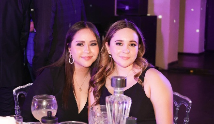  Victoria Zapata y Ale Santos.