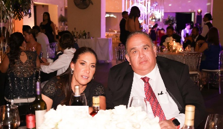  Rosa Elena Morales y Francisco Aranda.