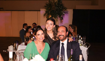  Lucero Motilla, Lu Alonso y José Antonio Alonso.