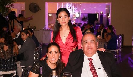  Rosa Elena Morales, Sofi Aranda y Francisco Aranda.