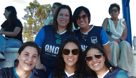  Margarita Medina, Silvia Noriega, Fernanda Azcona, Irasema Abud y Martha Morales.