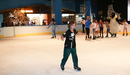  Patinando.
