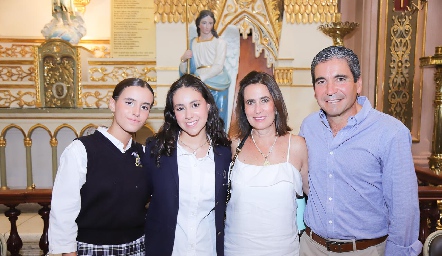  Lourdes, Paula de la Rosa, Ana Paula Gutiérrez y Martín de la Rosa.