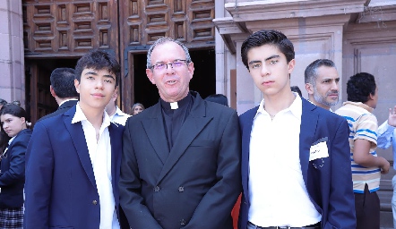  Marco Romero, Pbro. Gabriel Del  Valle y Pablo Pérez.