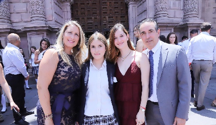  Lorena Garza, Vanessa Elizondo, Melisa Elizondo y Alejandro Elizondo.