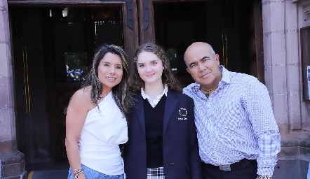  Coco Vargas, Carla Aldana e Isaac Medina.