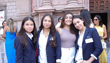  Camila Lomas, Mare Cordero, Isa Reyes y Paula de la Rosa.