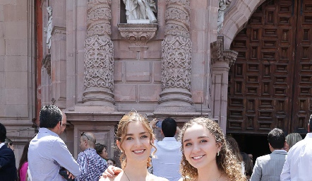  Erika Aldana y Karla Aldana.