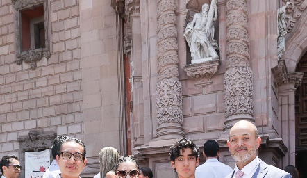  Emmanuel, Sarita, Sebastián y Francisco.