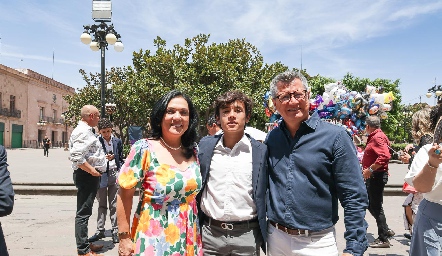  Liliana Grijalva, Sergio Torres Grijalva y Sergio Torres.