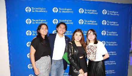  Miranda Lara, Eduardo Martínez, Renata Castillo y Sara Torres.