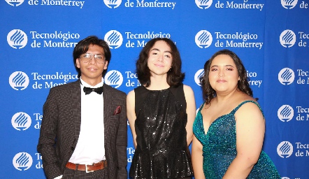  Salvador Castillo, Lizet Trujillo y Valeria Rosillo.