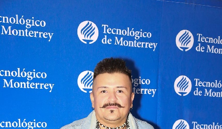  Angel Olivares.