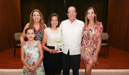  Gabriela Limón, Marilú Núñez, Raymundo, Cecilia Limón y María Abella.