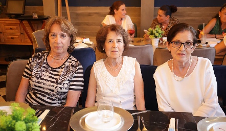  Olga Ávila, Graciela Álvarez y Chela Paulín.