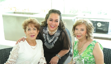  Lucero Rosillo, Lila González y Carmela Alonso.