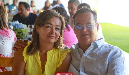  Eliana Ávila y Juan Carlos.