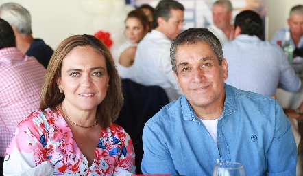  Leila Gómez y Anuar Kasis.