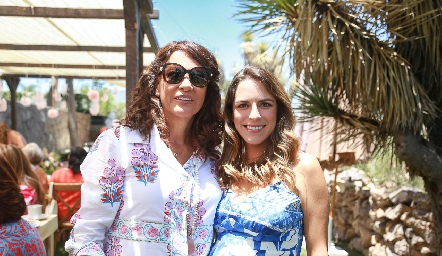  Raquel Altamirano con su hija Pau Aguirre.