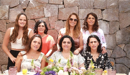  Camila Dip, Yolanda, Alba y Raquel Altamirano, Claudia Altamirano, Gabriela Altamirano y Daniela Rodríguez.