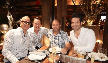 Enrique Morales, Alfredo Gallegos, Gustavo Contreras y Guillermo Burgos.