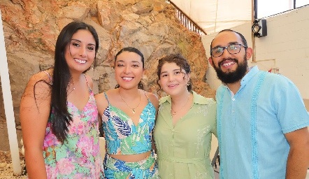  Martha Azcárate, Pamela Morán, Daniela Castillo y Saúl Márquez.