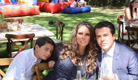  Jorge Torres, Daniela Lafuente y Jorge Torres.