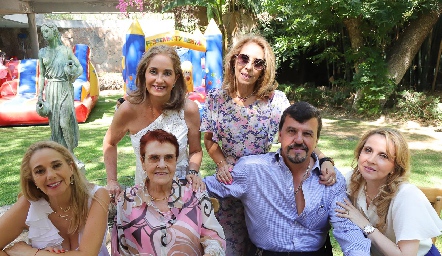  Tayde Gaviño, Gela Valle, Patricia y Lucila Gaviño, Héctor Gómez y Anabel Gaviño.