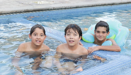  Conrado, Carlos y Gerónimo.