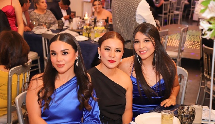  Daniela Hidalgo, Isabel Hidalgo y Diana Chávez.