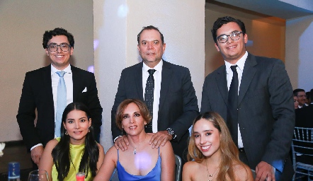  Alejandro Canseco, Armando Villasuso, Edwin Canseco, María José Meza, Luz María Román,  y Melisa Torres.