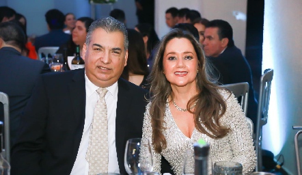  Irving Canseco y Gabriela Pedroza.