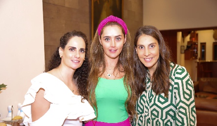  Jéssica Medlich, Diana Favela y Ceci Castello.