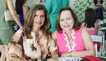  Ana Lucía Díaz y Nena Dávila.