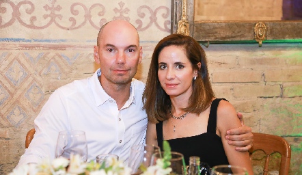  Alejandro González e Ifi Güemes.