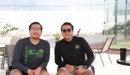  Gerardo y Carlos Gaytan.