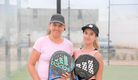  Claudia Ramírez y Claudia Sánchez.