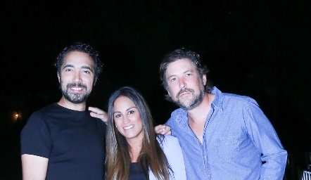  Wilfrido Martínez, Gloria Leal y Diego Rodríguez.