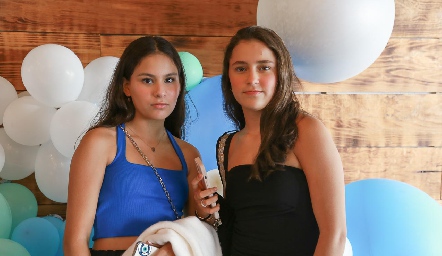  Emma Fernández y Lu Lebrija.