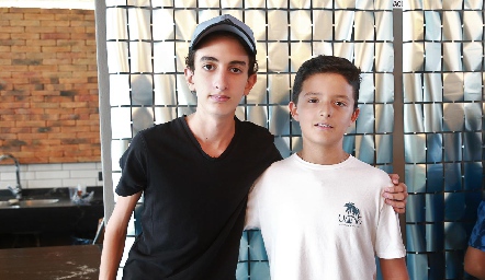  Juanma y Ezequiel.