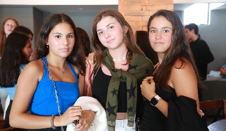  Emma Fernández, Mariana Lozano y Lu Lebrija.